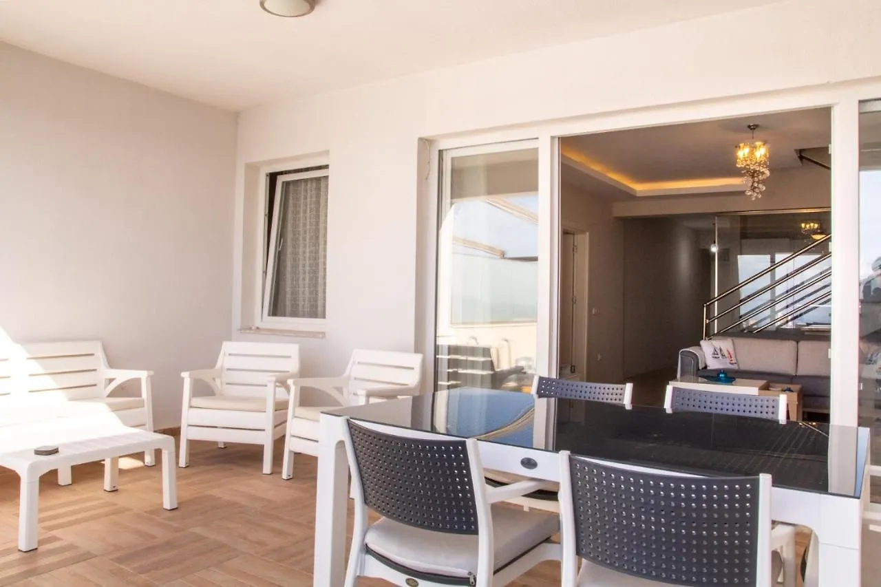 Spacious Perfect Flat With Private Pool Apartment Kusadasi