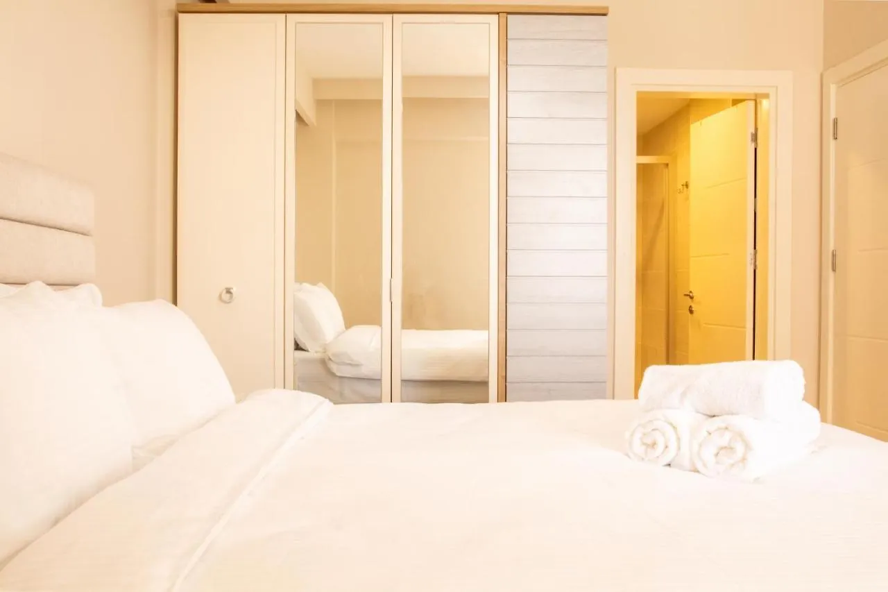 Spacious Perfect Flat With Private Pool Apartment Kusadasi