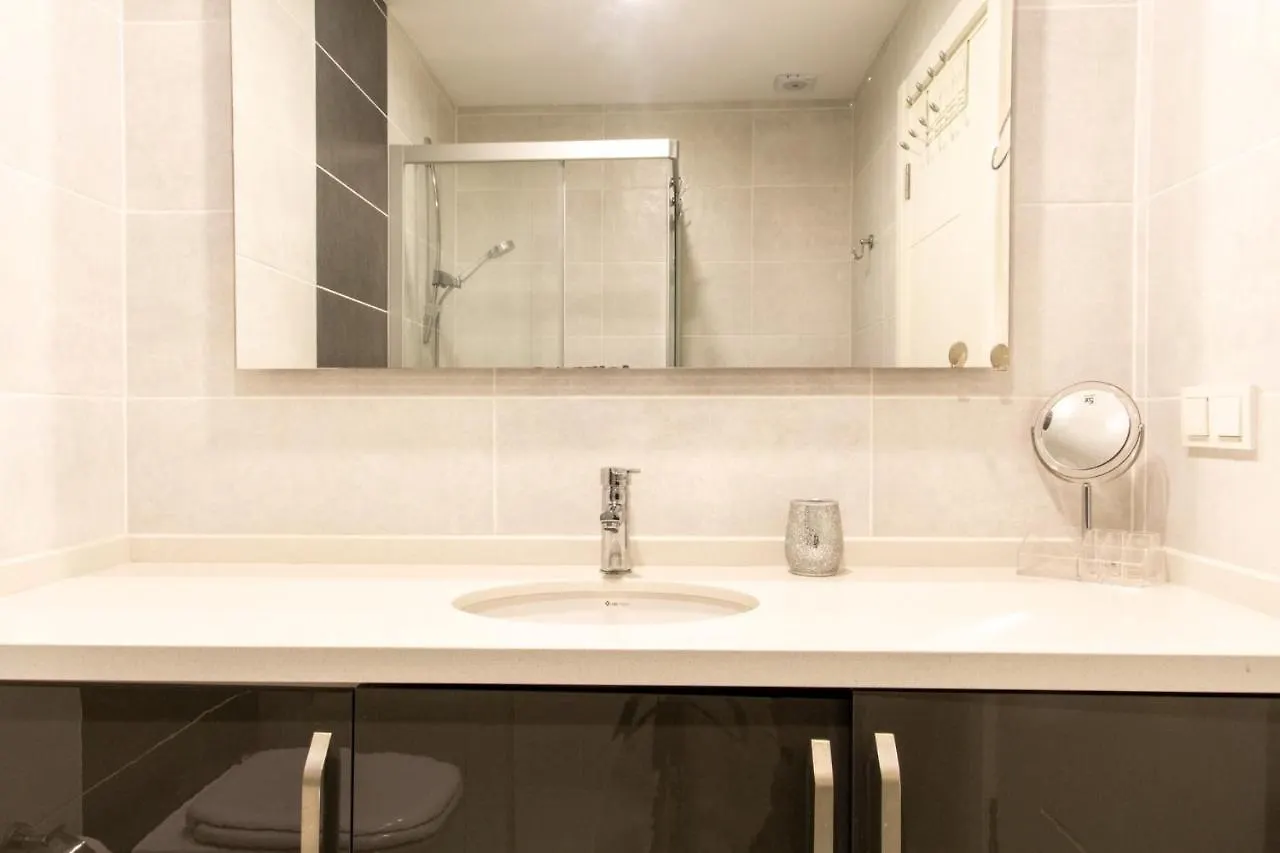 Spacious Perfect Flat With Private Pool Apartment Kusadasi