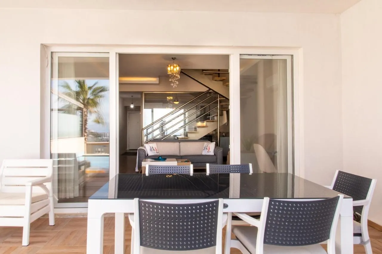 Spacious Perfect Flat With Private Pool Apartamento Kusadası